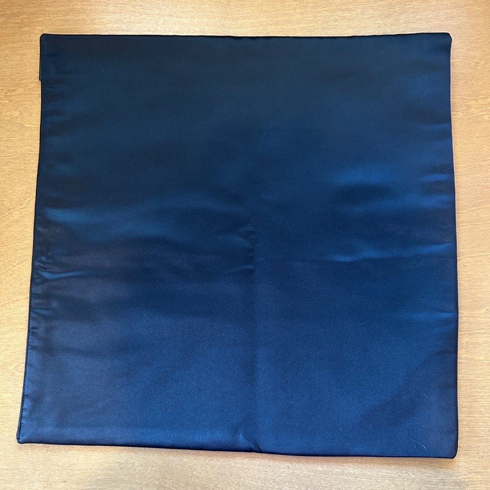 NWOT Silky Square for Display or Acrylic/Plastic Shoe Boxes - Black